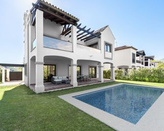 azata golf villas